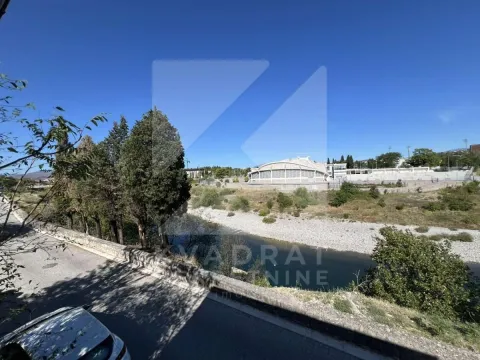 Izdavanje, kuća, 130m², Stara Varoš, Podgorica - image 10