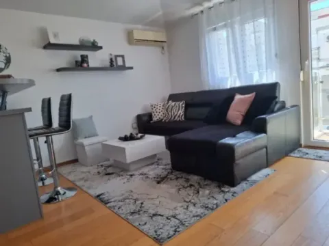 Izdavanje, jednosoban stan, 48m², Blok 9, Podgorica - image 7