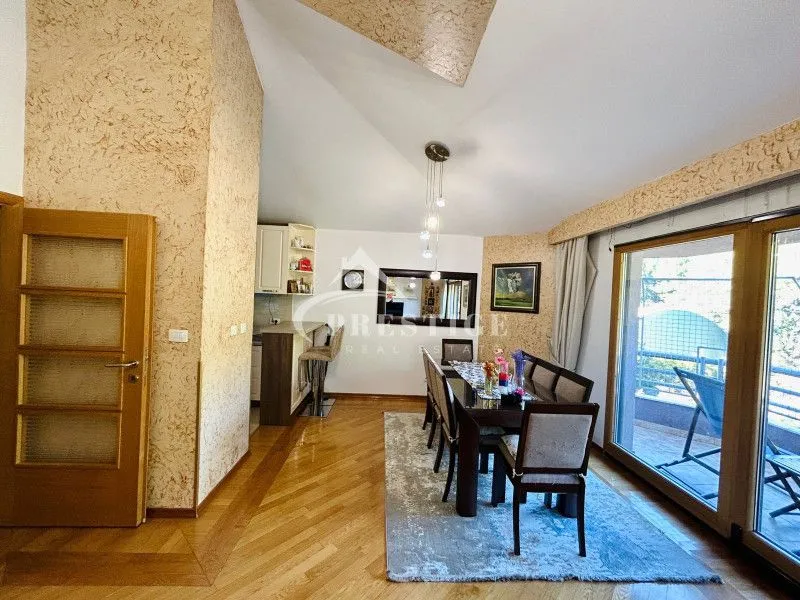 Prodaja, trosoban stan, 136m², Centar, Podgorica