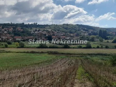 Pogled na okolno naselje i prirodu sa placa. - image 6