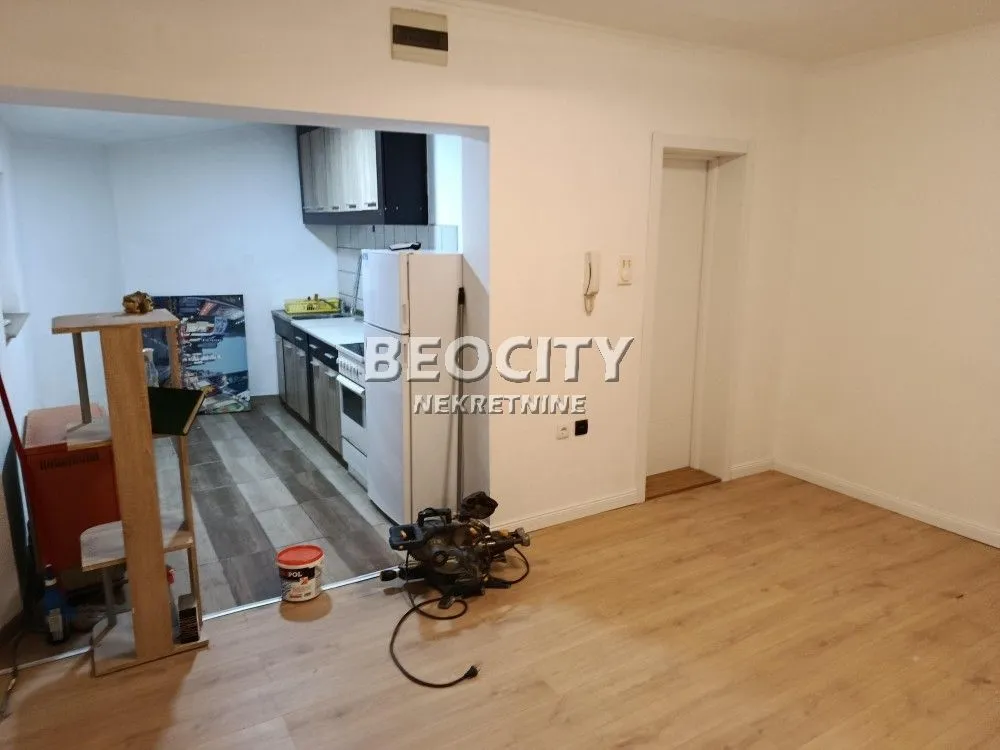 Prodaja, stan, 26m², Centar, Novi Sad