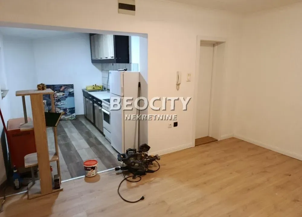 Prodaja, stan, 26m², Centar, Novi Sad