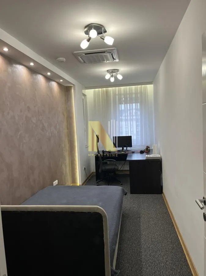 Izdavanje, trosoban stan, 93m², Centar, Novi Sad