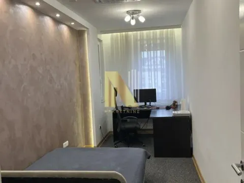 Izdavanje, trosoban stan, 93m², Centar, Novi Sad - image 8