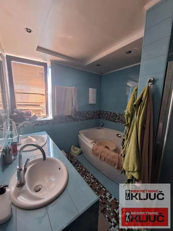 Prodaja, stan, 174m², Bulevar Oslobodjenja, Novi Sad Sve Podlokacije