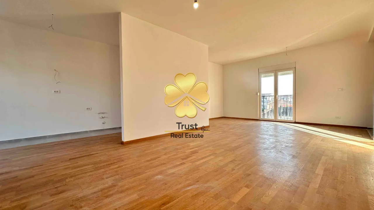 Izdavanje, trosoban stan, 101m², Zabjelo, Podgorica