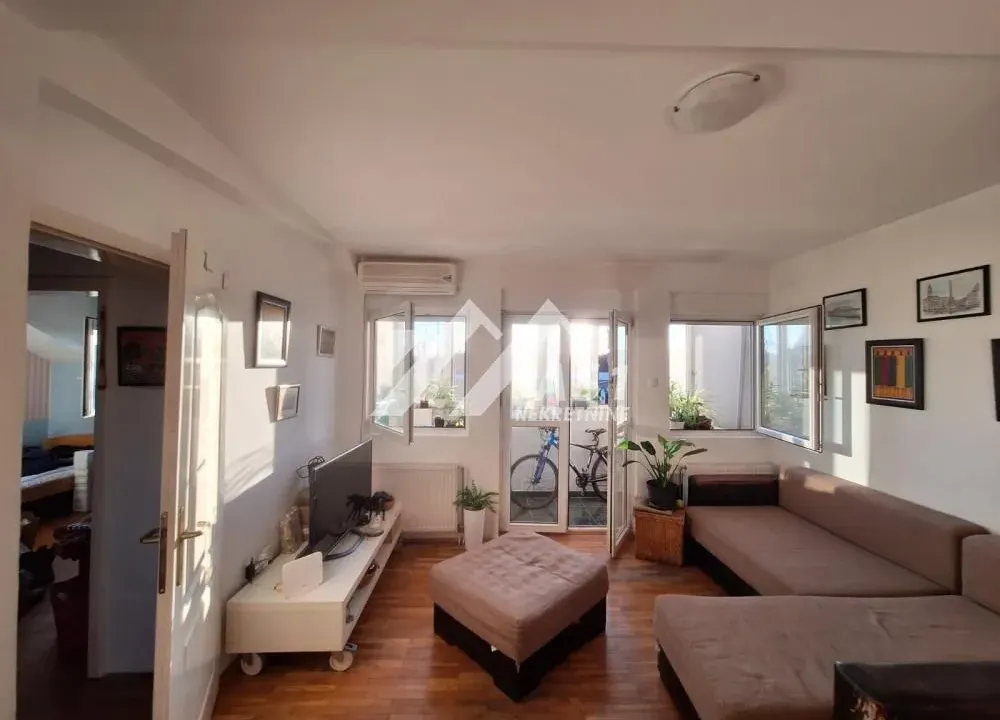 Izdavanje, trosoban stan, 84m², Liman 1, Novi Sad Sve Podlokacije