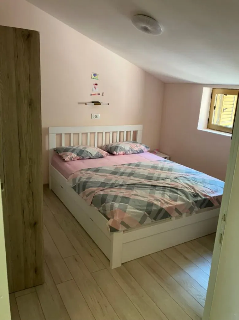 Rent, three bedroom apartment, 90m², Prčanj, Kotor