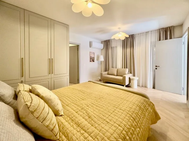 Prodaja, dvosoban stan, 43m², Centar, Kotor