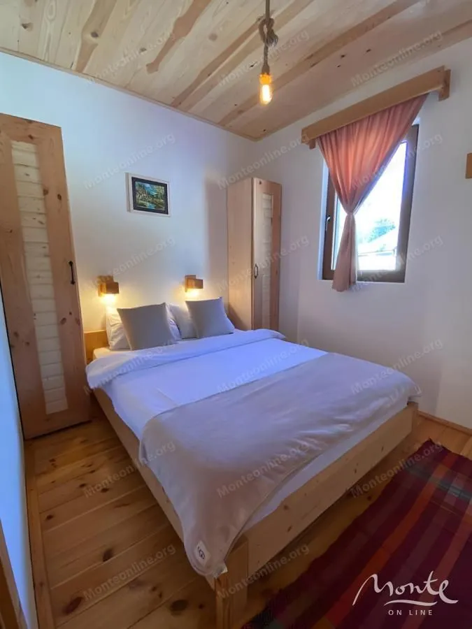 Sale, office space, 300m², Kolašin, Crna Gora
