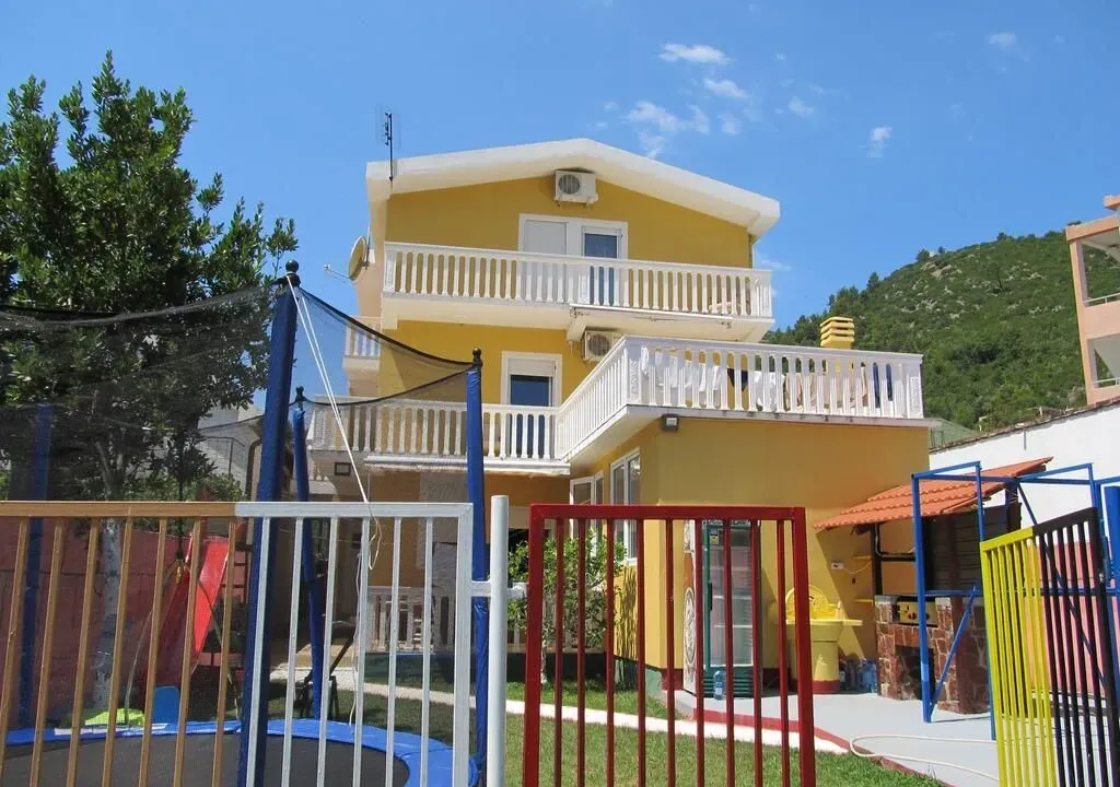 Sale, house, 220m², Sutomore, Bar