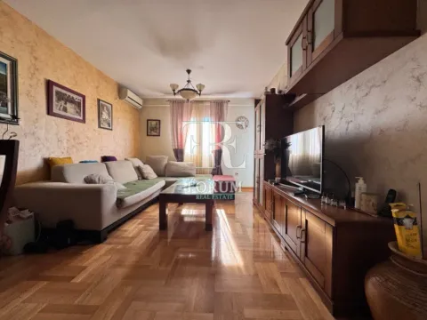 Izdavanje, dvosoban stan, 70m², Stari Aerodrom, Podgorica - image 6