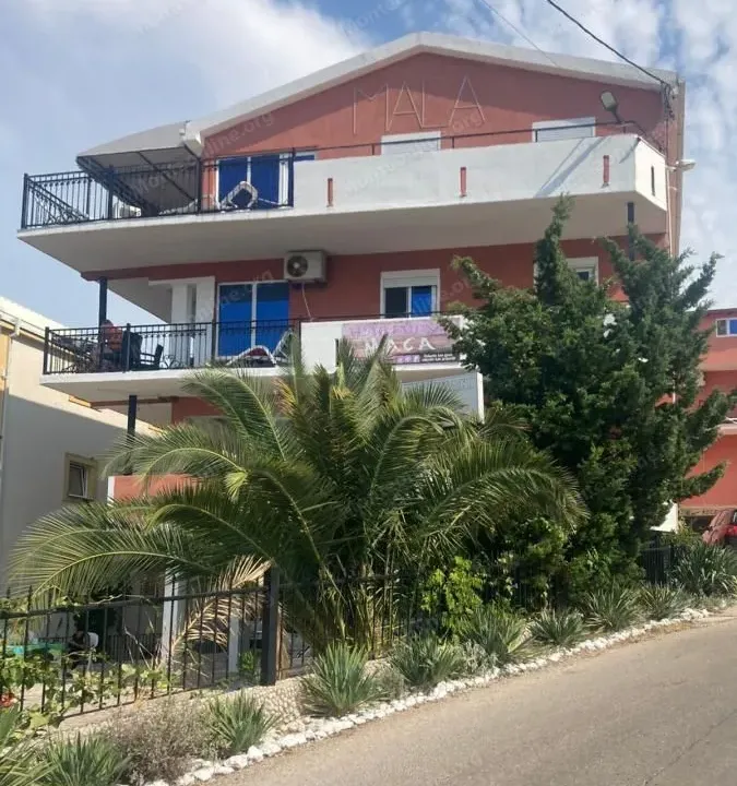 Sale, office space, 1800m², Utjeha, Bar