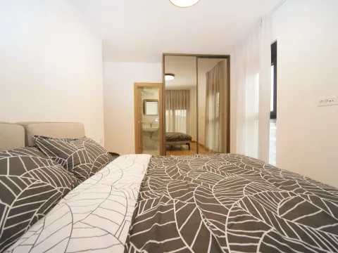 Izdavanje, trosoban stan, 105m², New City, Podgorica - image 6