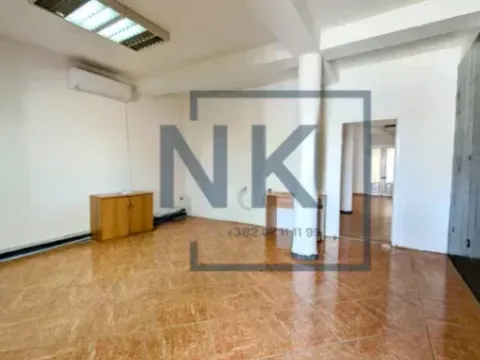 Izdavanje, poslovni prostor, 138m², Stari Aerodrom, Podgorica - image 8