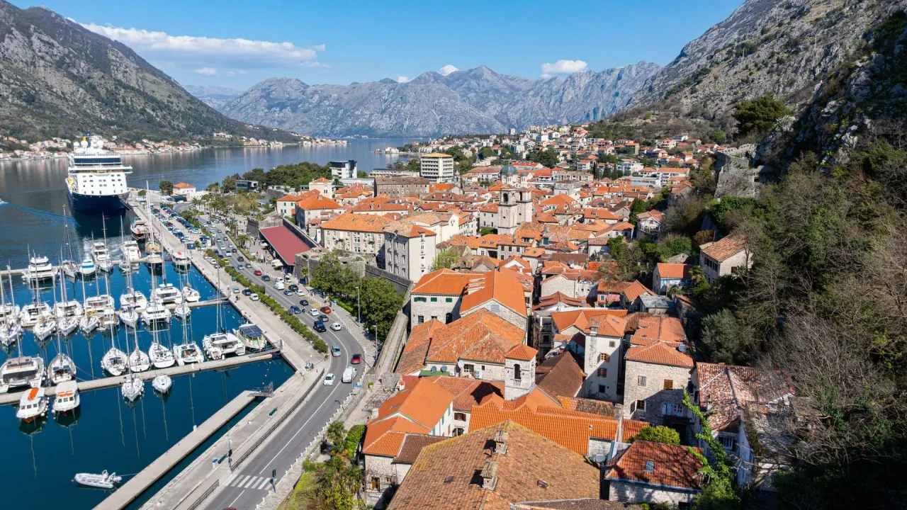 Sale, two bedroom apartment, 74m², Stari Grad Kotor, Kotor