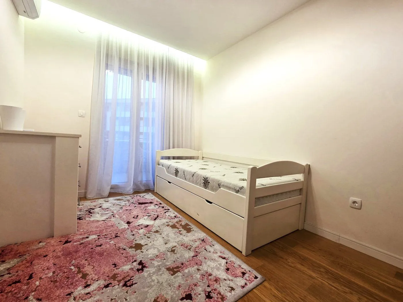 Izdavanje, stan, 105m², Central Point, Podgorica