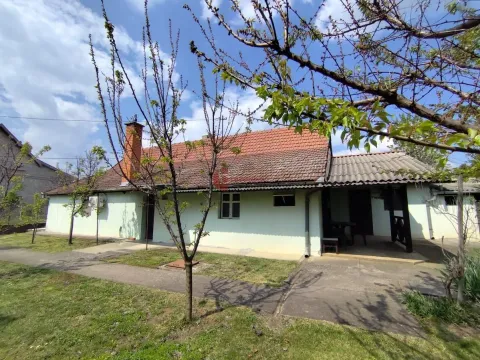 Prodaja, kuća, 114m², Mali Radanovac, Subotica - image 2
