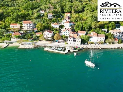 Prodaja, kuća, 250m², Strp, Kotor