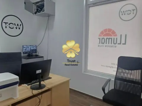 Izdavanje, poslovni prostor, 78m², Nikšić, Crna Gora