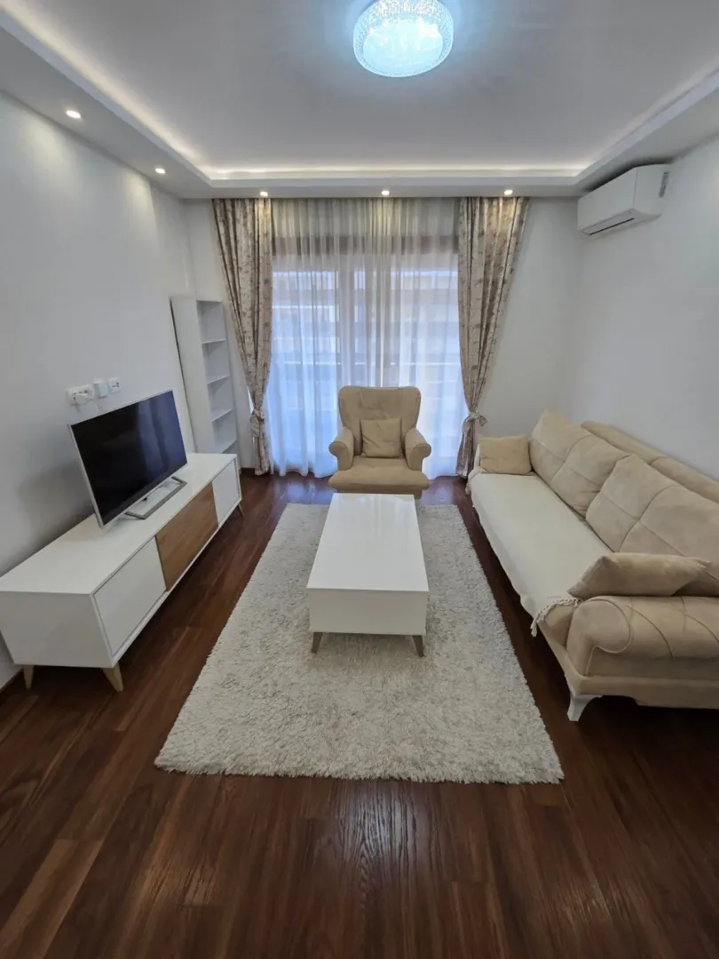 Izdavanje, jednosoban stan, 52m², Master Kvart, Podgorica