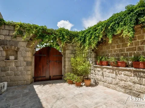 Prodaja, kuća, 415m², Dobrota, Kotor - image 22