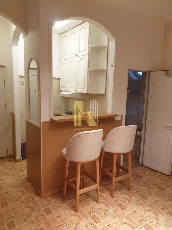 Izdavanje, garsonjera, 20m², Centar, Novi Sad