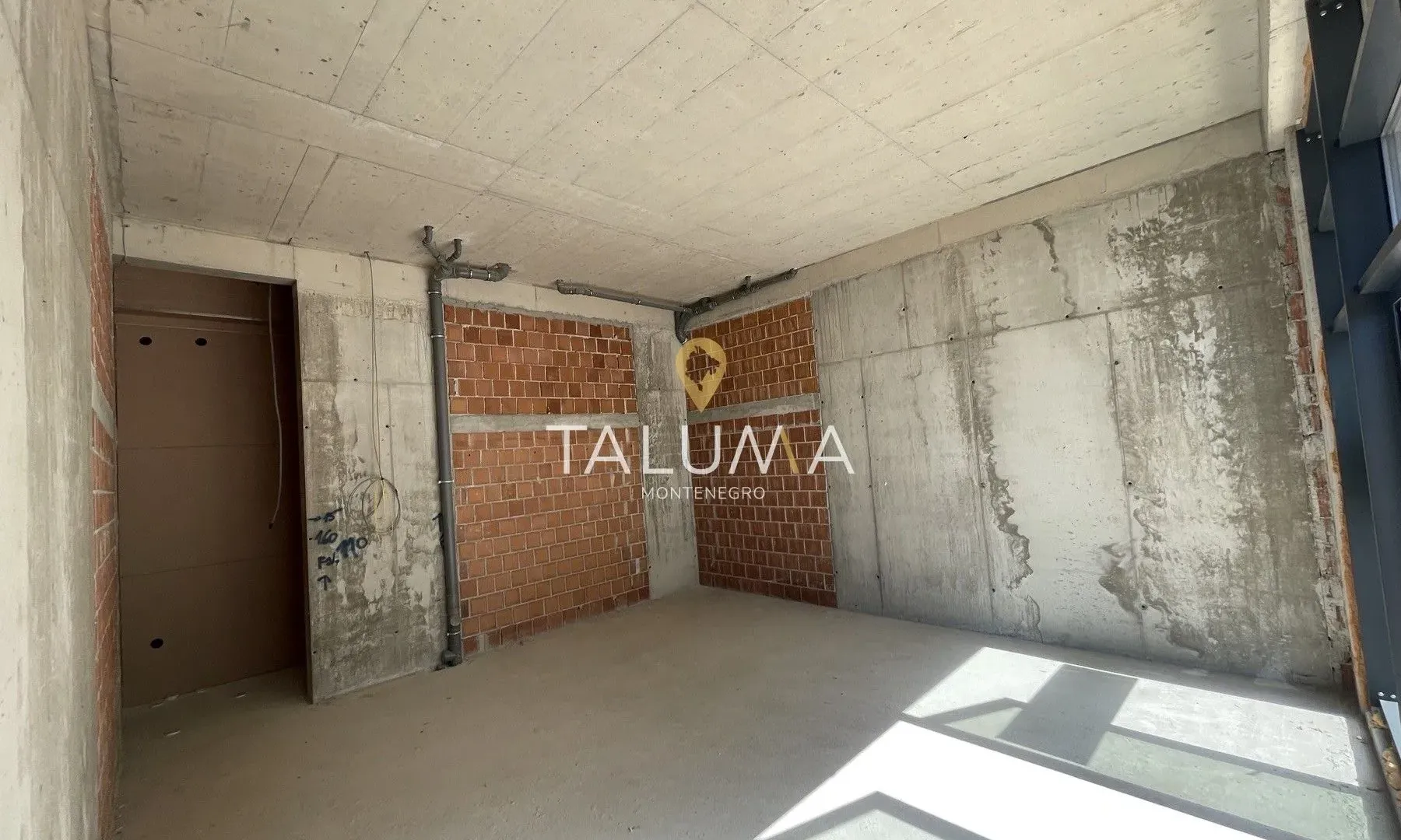 Izdavanje, poslovni prostor, 84m², City Kvart, Podgorica