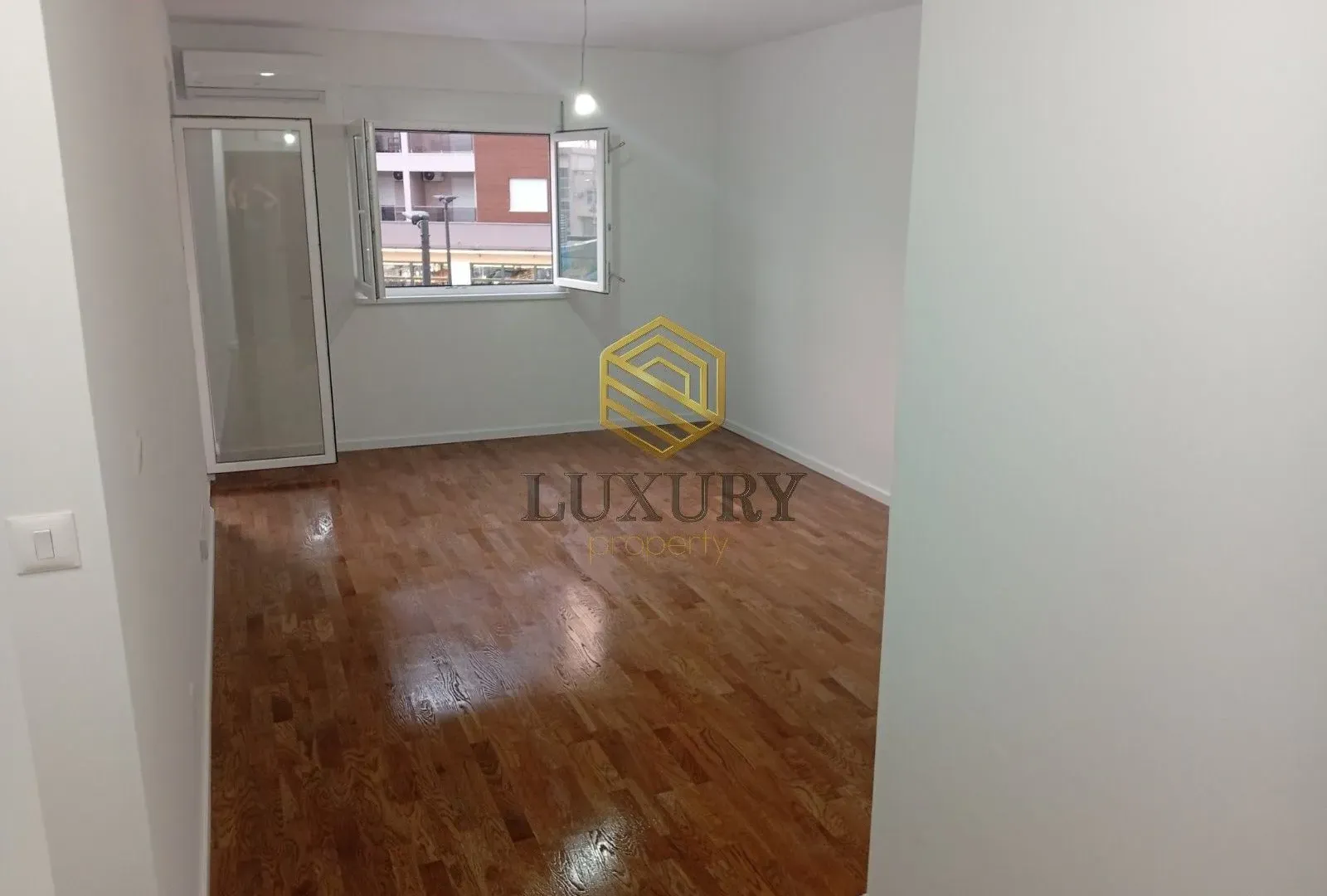 Izdavanje, jednosoban stan, 45m², Stari Aerodrom, Podgorica