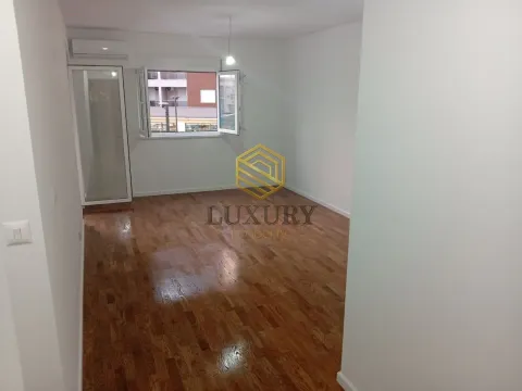 Izdavanje, jednosoban stan, 45m², Stari Aerodrom, Podgorica - image 4