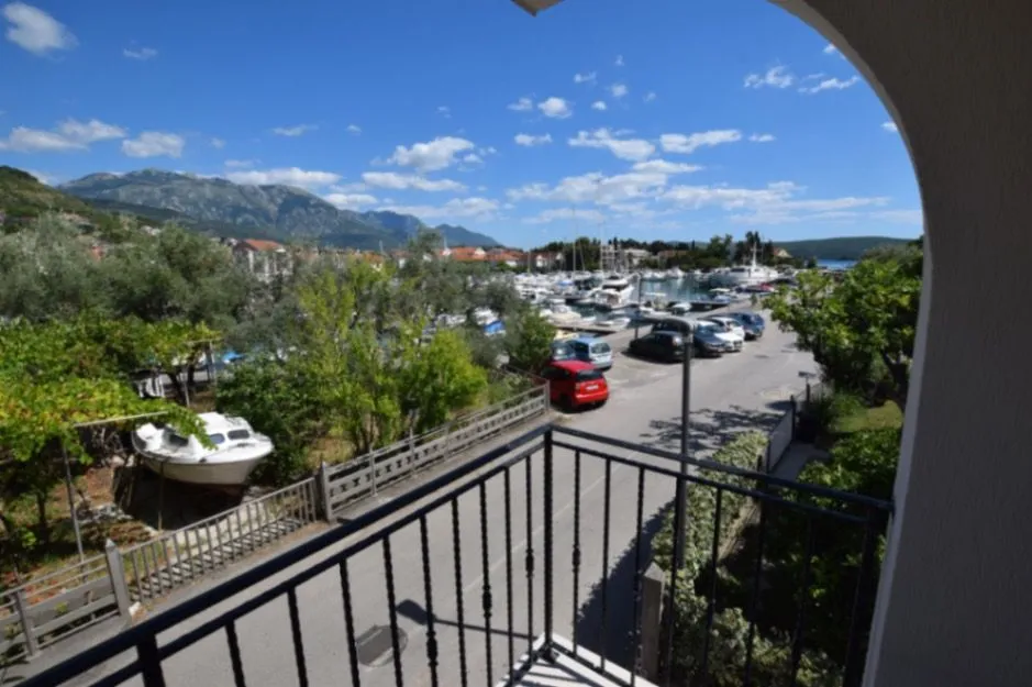 Rent, two bedroom apartment, 90m², Centar, Tivat