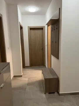 Izdavanje, trosoban stan, 69m², City Kvart, Podgorica - image 11