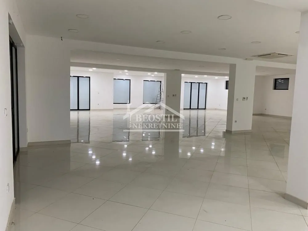 Rent, office space, 606m², Saraorci, Smederevo