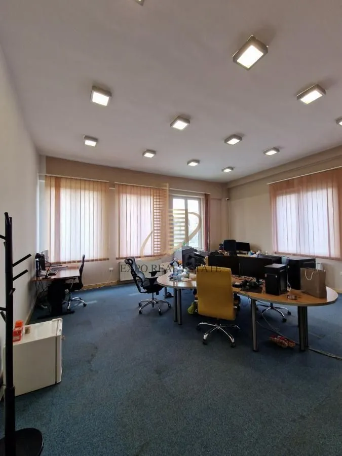 Rent, office space, 690m², Novo naselje, Novi Sad
