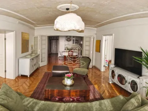 Izdavanje, trosoban stan, 141m², Kalenić Pijaca, Vračar Sve Podlokacije - image 4