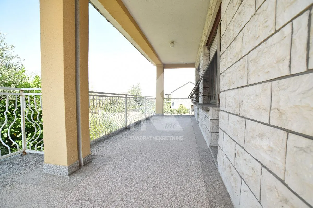 Sale, house, 240m², Dahna, Podgorica