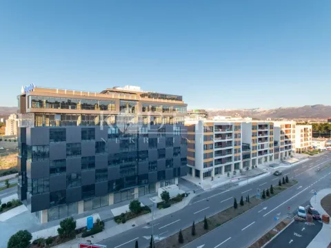 Rent, two bedroom apartment, 105m², Central Point, Podgorica - image 20