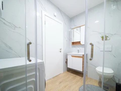 Izdavanje, jednosoban stan, 48m², Centar, Bar - image 3