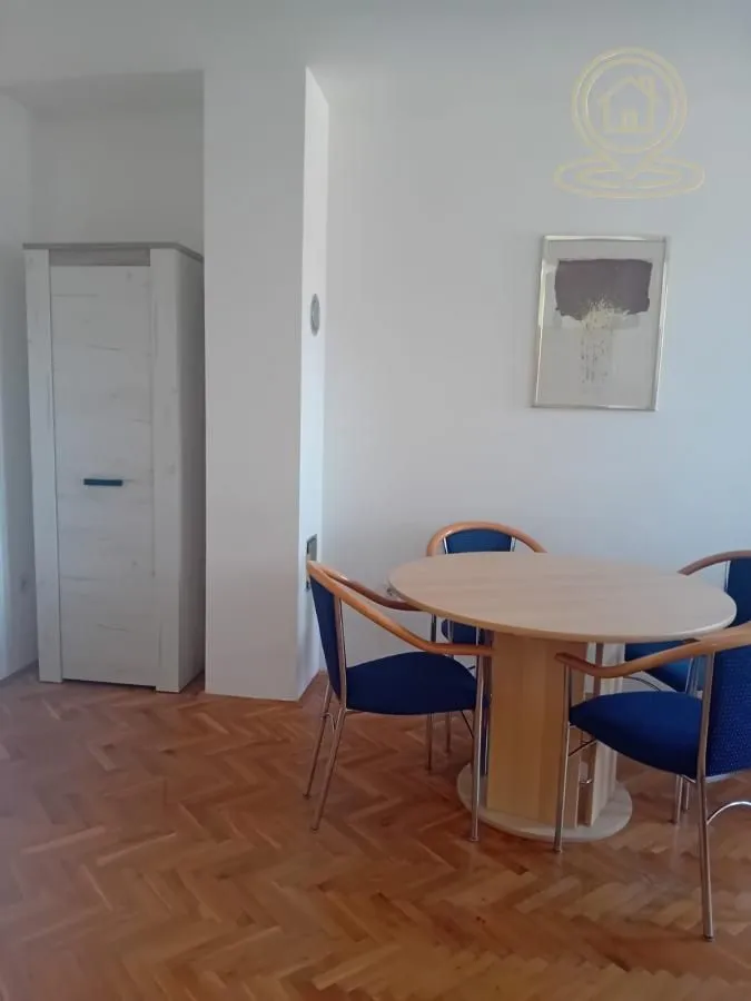 Izdavanje, dvosoban stan, 55m², Centar, Novi Sad