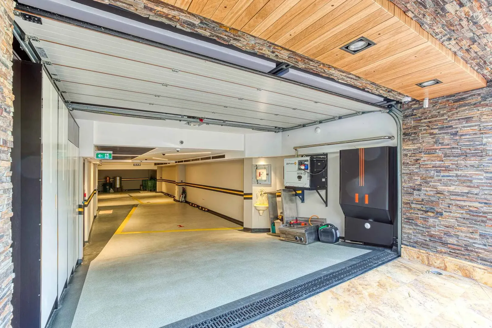 Prodaja, jednosoban stan, 115m², Budva, Crna Gora