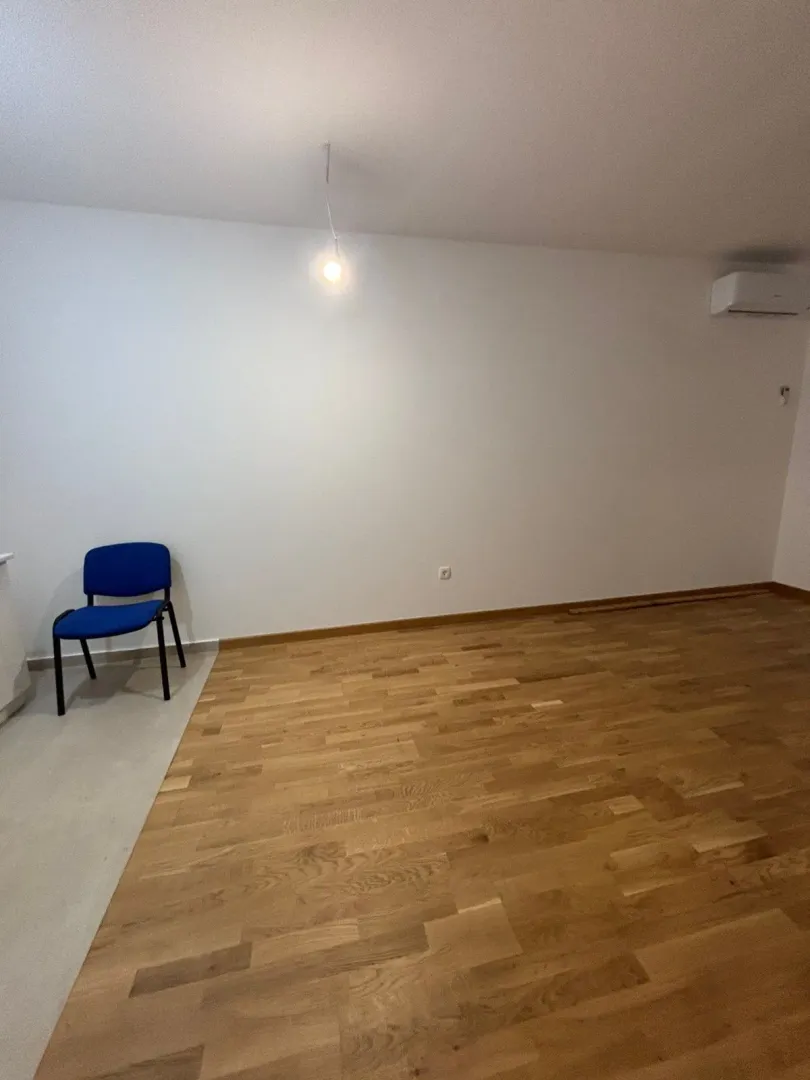 Izdavanje, jednosoban stan, 40m², Tološi, Podgorica