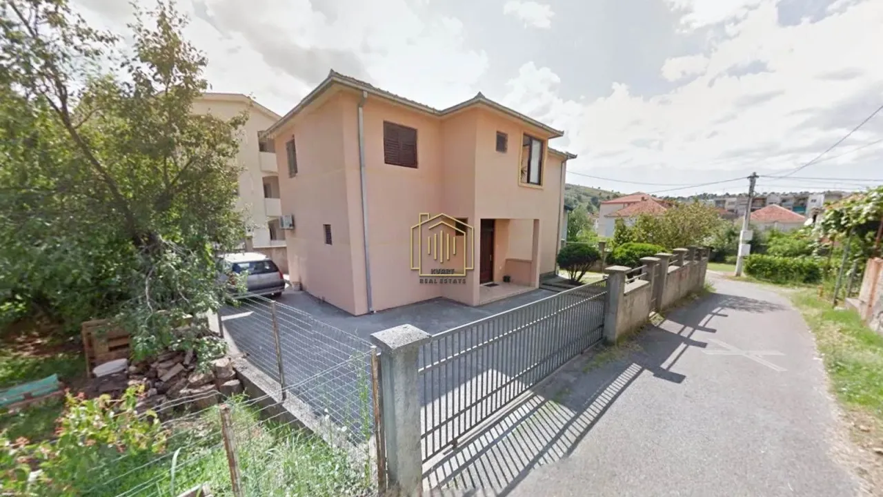 Izdavanje, kuća, 120m², Zagorič, Podgorica