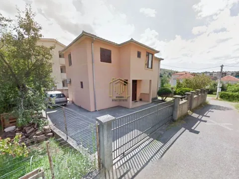 Izdavanje, kuća, 120m², Zagorič, Podgorica