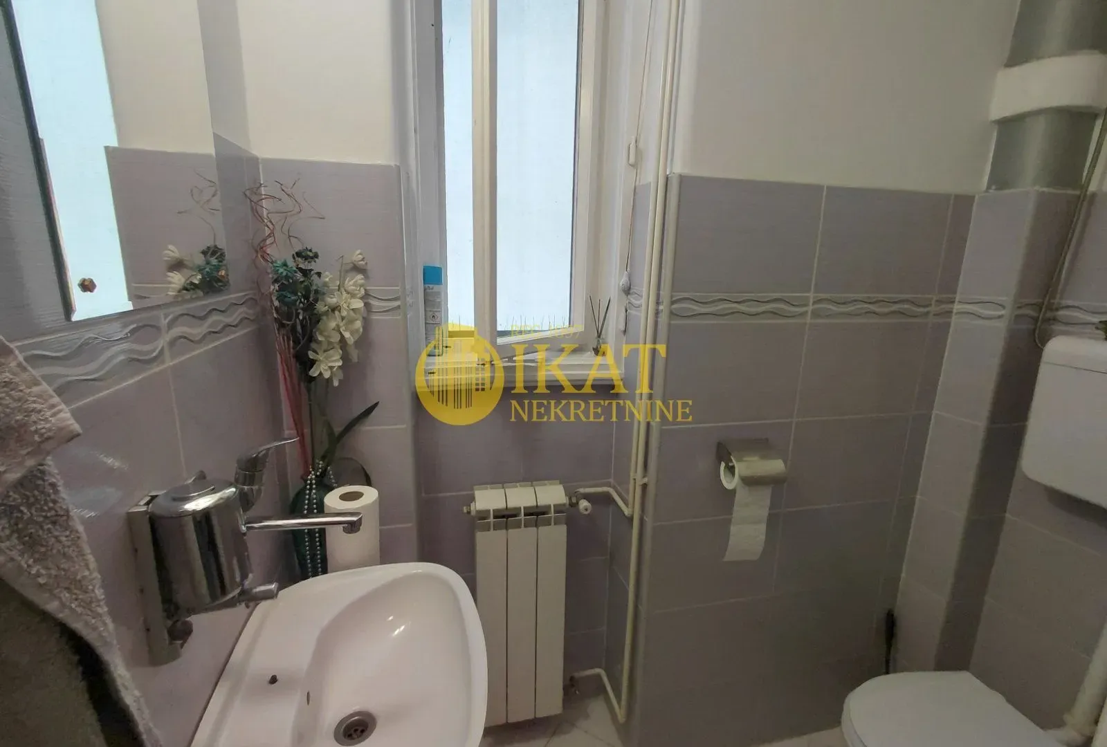 Prodaja, četvorosoban stan, 110m², Zemun Centar, Zemun Sve Podlokacije
