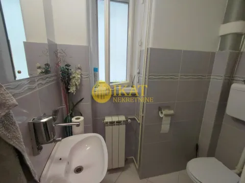 Prodaja, četvorosoban stan, 110m², Zemun Centar, Zemun Sve Podlokacije - image 8