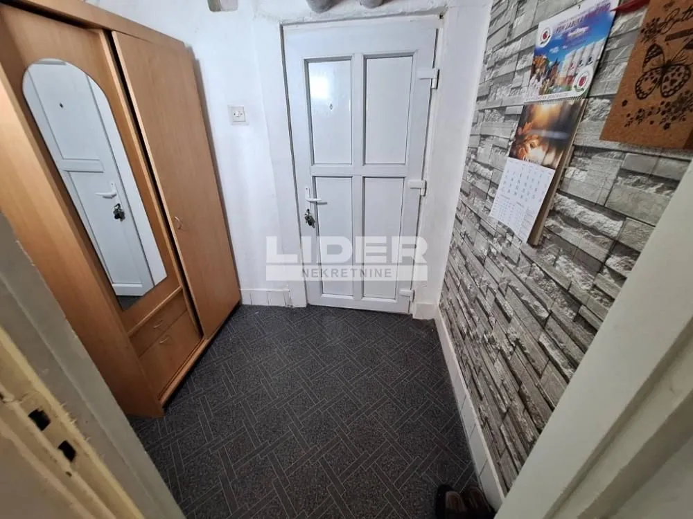 Rent, three bedroom apartment, 47m², Kanarevo Brdo, Beograd
