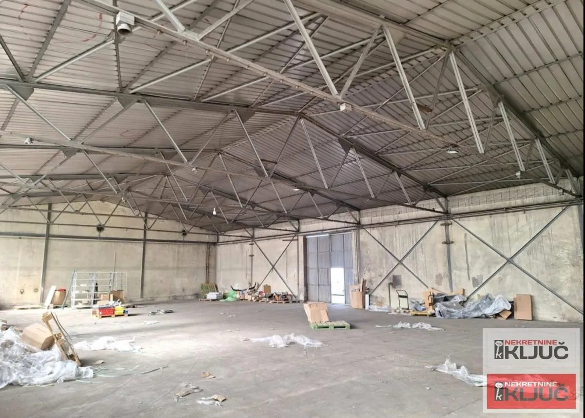 Rent, office space, 550m², Salajka, Novi Sad Sve Podlokacije