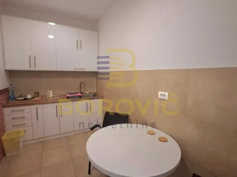 Izdavanje, poslovni prostor, 182m², Savski Venac, Beograd - image 11