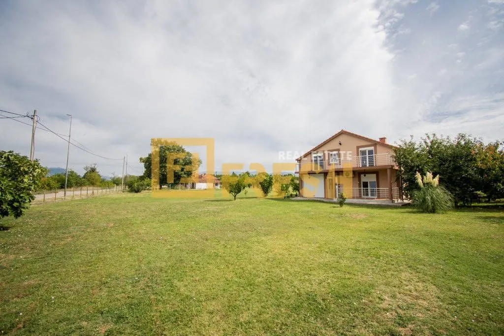 Rent, house, 180m², Kokoti, Podgorica
