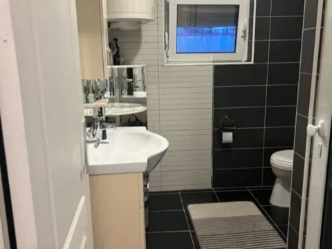 Izdavanje, dvosoban stan, 100m², Šušanj, Bar - image 5